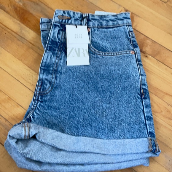 Zara Women’s High Rise Bermuda - Mom Fit (Size 8) - Picture 1 of 3